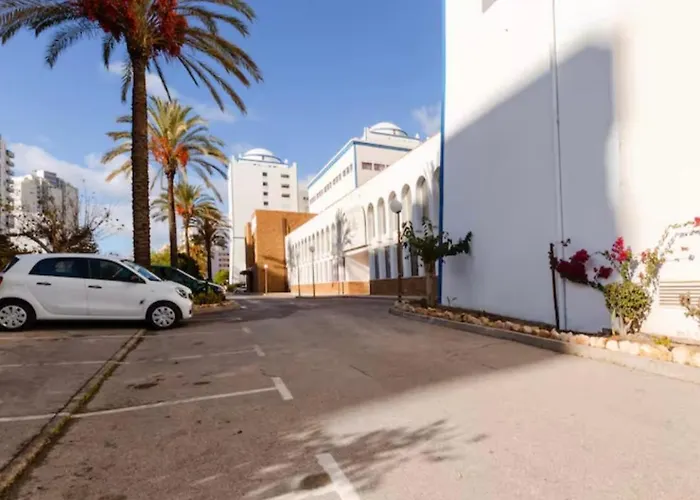 Fantastic Two Bed Close To The *