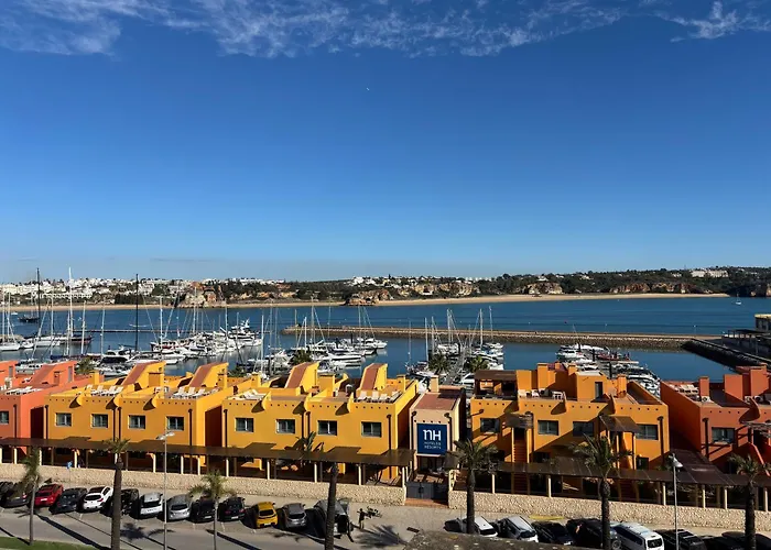 Fantastic Two Bed Close To The *